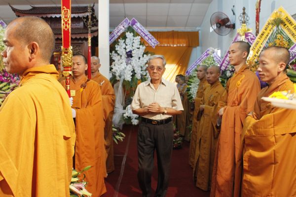 TV Sơn Thắng: Phúng viếng lễ tang cố HT. Thích Đắc Pháp - phần IV