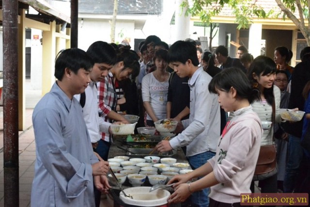 Hà Nội: Gần 200 học viên dự ngày tu an lạc tại chùa Đình Quán