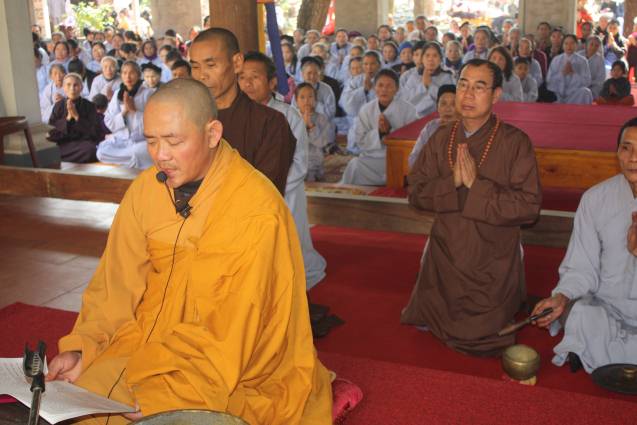 Chùa Xuân Đài: Lễ Phật thành đạo và Phật tử nghe pháp của TT. Thích Nhật Từ