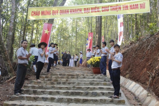 Kon Tum: Hàng ngàn người tham dự lễ cầu siêu tại chùa Khánh Lâm - Măng Đen