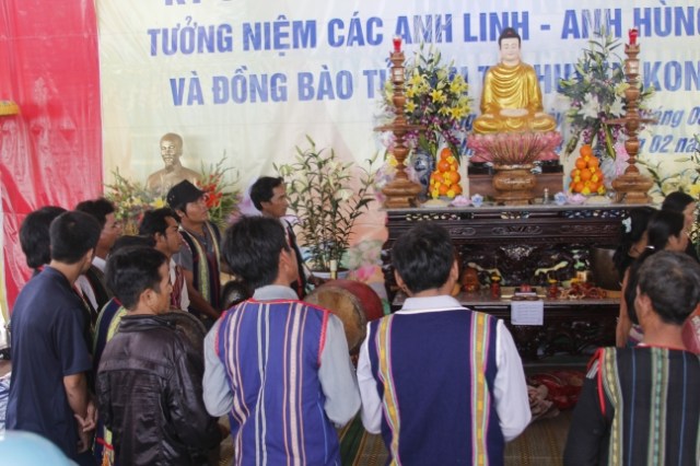 Kon Tum: Hàng ngàn người tham dự lễ cầu siêu tại chùa Khánh Lâm - Măng Đen