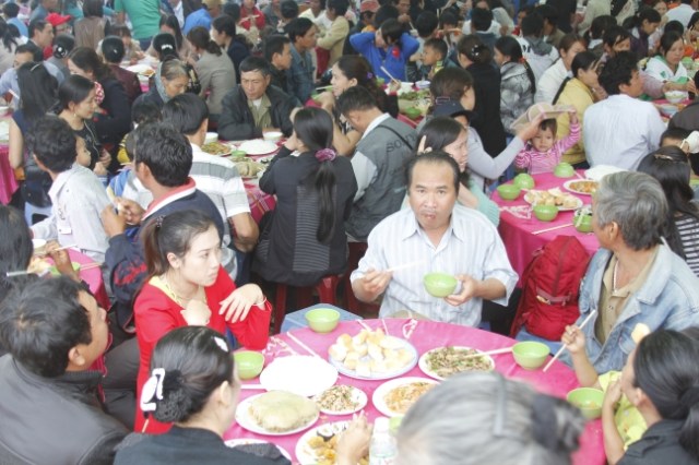 Kon Tum: Hàng ngàn người tham dự lễ cầu siêu tại chùa Khánh Lâm - Măng Đen