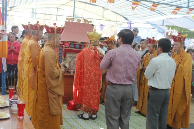 Kon Tum: Hàng ngàn người tham dự lễ cầu siêu tại chùa Khánh Lâm - Măng Đen