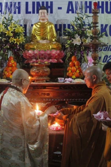 Kon Tum: Hàng ngàn người tham dự lễ cầu siêu tại chùa Khánh Lâm - Măng Đen