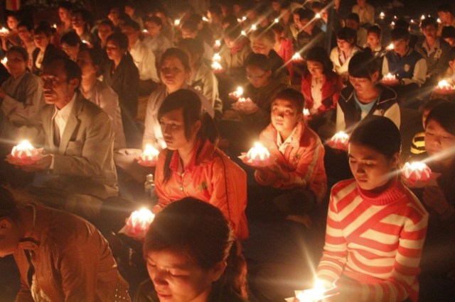 Kon Tum: Hàng ngàn người tham dự lễ cầu siêu tại chùa Khánh Lâm - Măng Đen