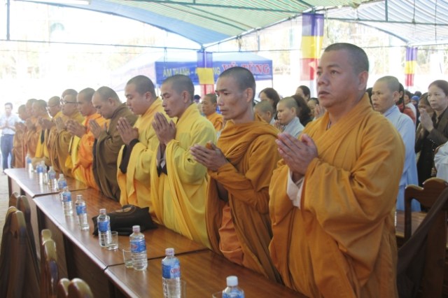 Kon Tum: Hàng ngàn người tham dự lễ cầu siêu tại chùa Khánh Lâm - Măng Đen