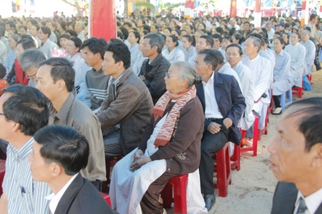 Kon Tum: Hàng ngàn người tham dự lễ cầu siêu tại chùa Khánh Lâm - Măng Đen