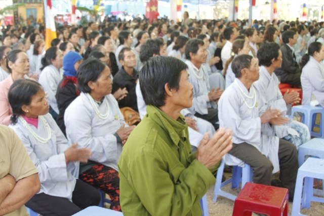 Kon Tum: Hàng ngàn người tham dự lễ cầu siêu tại chùa Khánh Lâm - Măng Đen
