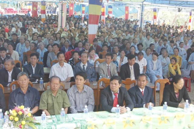 Kon Tum: Hàng ngàn người tham dự lễ cầu siêu tại chùa Khánh Lâm - Măng Đen