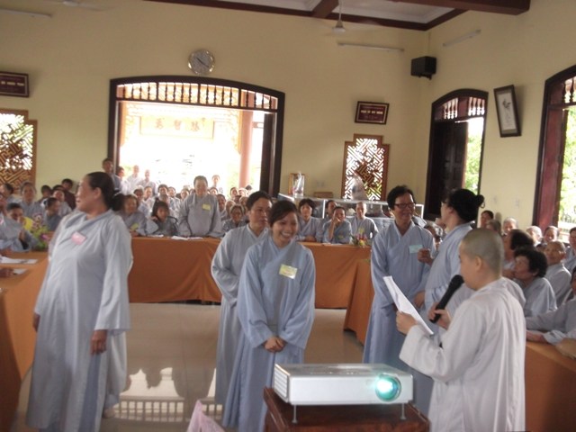 Long An: Lễ tất niên của đạo tràng Bát Quan Trai chùa Hòa Bình