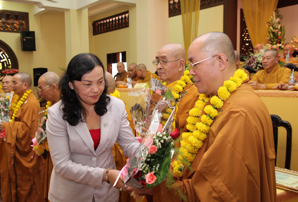 TP.HCM: Phật giáo Q. Tân Bình tổng kết Phật sự &amp; trao giáo chỉ tấn phong
