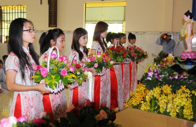 TP.HCM: Thiêng liêng đại lễ tắm Phật sơ sinh tại TV Pháp Hạnh