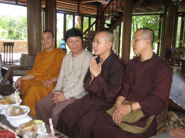 Khoa Phật Pháp Anh Ngữ K8 (HVGVN Tp.HCM) tổ chức khóa tu xuất sĩ “ Ngồi lại bên nhau, có mặt cho nhau”
