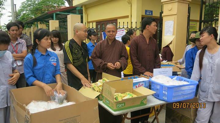Chùa Sủi:  Cơm chay mùa thi ấm lòng sĩ tử