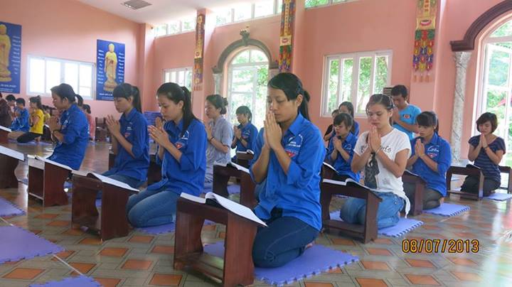 Chùa Sủi:  Cơm chay mùa thi ấm lòng sĩ tử