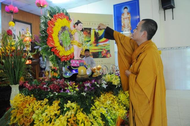 TP.HCM: Thiêng liêng đại lễ tắm Phật sơ sinh tại TV Pháp Hạnh