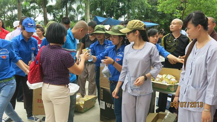 Chùa Sủi:  Cơm chay mùa thi ấm lòng sĩ tử