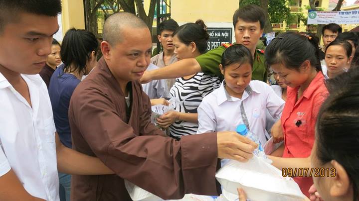 Chùa Sủi:  Cơm chay mùa thi ấm lòng sĩ tử