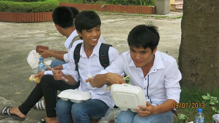 Chùa Sủi:  Cơm chay mùa thi ấm lòng sĩ tử