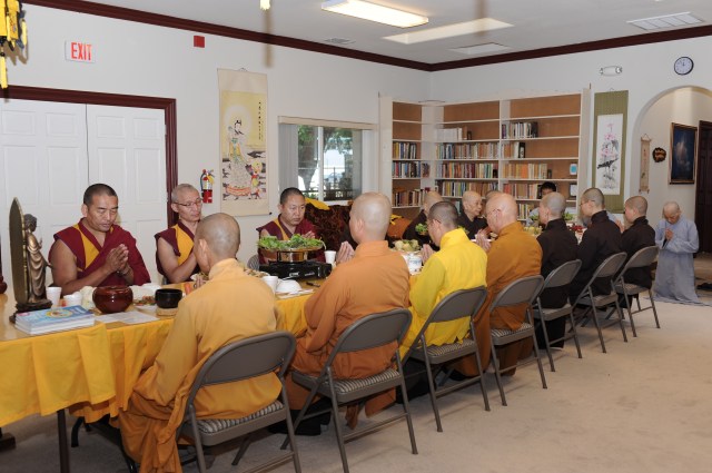 Hoa Kỳ: Chùa Phổ Từ tổ chức khóa tu học mùa hè 2013