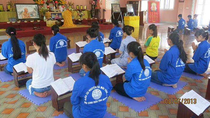 Chùa Sủi:  Cơm chay mùa thi ấm lòng sĩ tử
