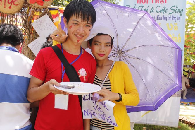 Đồng Tháp: Gieo trồng ruộng phước tại hội trại “Hiểu và Thương”
