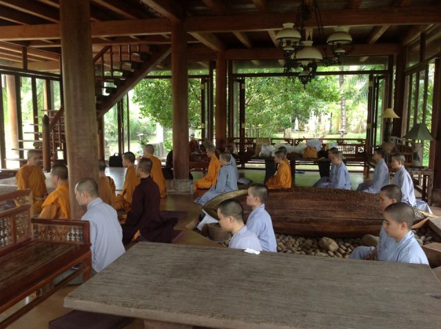 Khoa Phật Pháp Anh Ngữ K8 (HVGVN Tp.HCM) tổ chức khóa tu xuất sĩ “ Ngồi lại bên nhau, có mặt cho nhau”