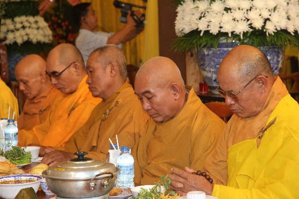 Lễ Cúng Dường Chung Thất Cố Hòa Thượng Phương Trượng Chùa Long Bửu