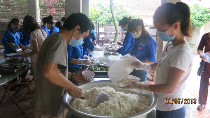 Chùa Sủi:  Cơm chay mùa thi ấm lòng sĩ tử