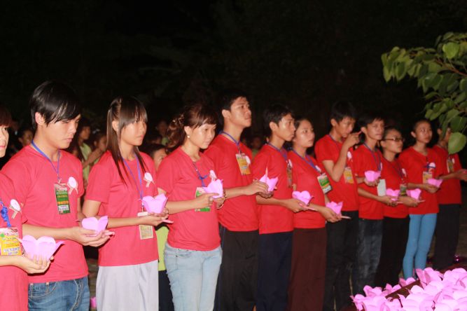 Đồng Tháp: Hội trại hiểu và thương - Ấn tượng đêm thắp nến nguyện cầu