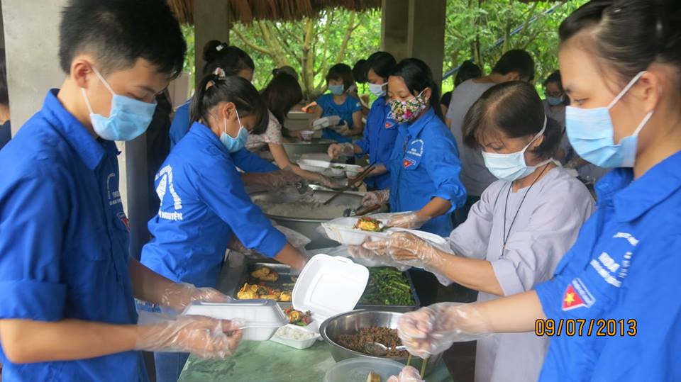 Chùa Sủi:  Cơm chay mùa thi ấm lòng sĩ tử