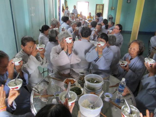 Đạo tràng Bát Quan Trai chùa Phước Lễ