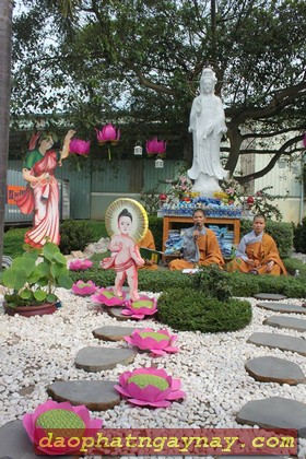 TP. HCM: Trao giải thiết trí bàn thờ Phật đản sinh