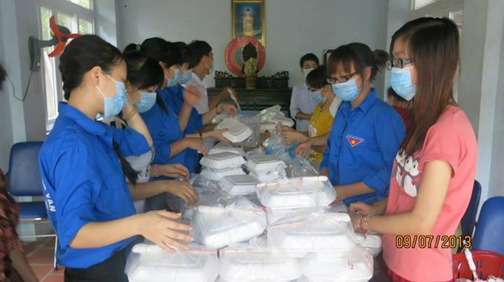 Chùa Sủi:  Cơm chay mùa thi ấm lòng sĩ tử