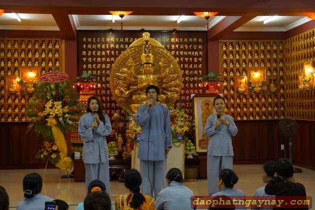 TP. HCM: Văn nghệ chào mừng Phật Đản PL. 2557 tại chùa