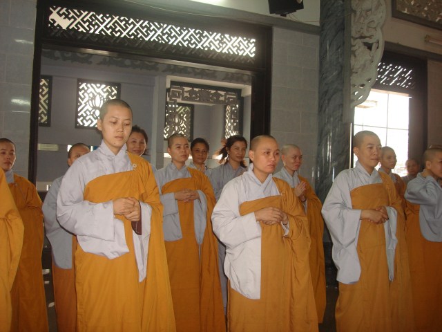 Thiền Viện Vạn Hạnh thăm và cúng dường 10 trường hạ