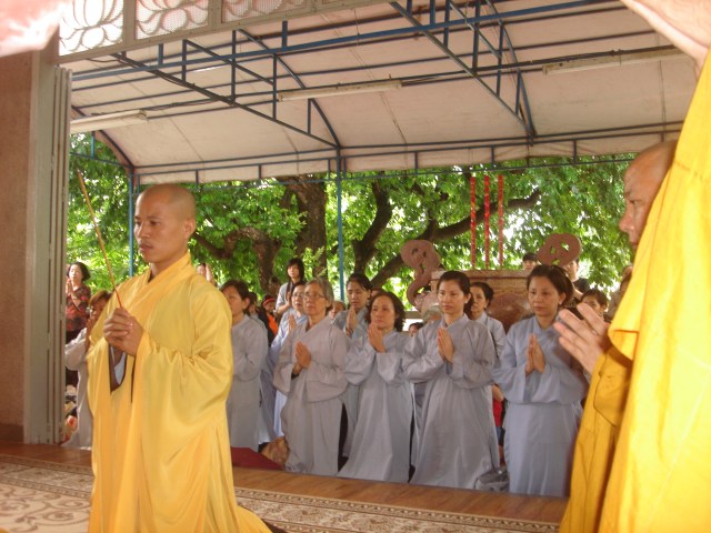 Thiền Viện Vạn Hạnh thăm và cúng dường 10 trường hạ