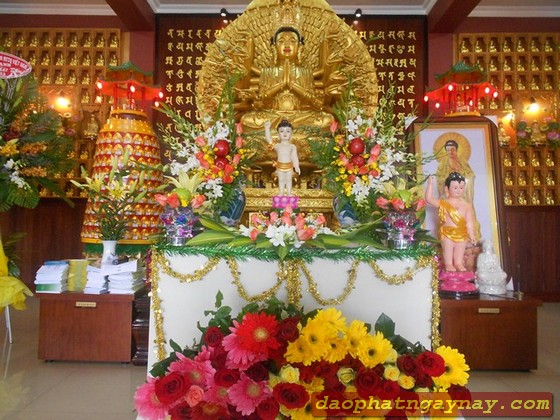 TP. HCM: Văn nghệ chào mừng Phật Đản PL. 2557 tại chùa