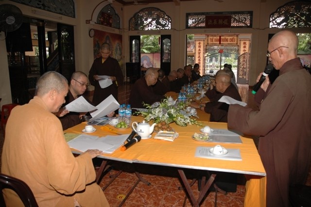 TP.HCM: BTSPG Q. Phú Nhuận họp bàn làm liên đăng mừng Phật Đản PL 2557