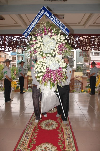 Các phái đoàn viếng tang lễ ĐLHT Thích Từ Nhơn chiều tối ngày thứ hai 27/4