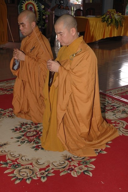 Các phái đoàn viếng tang lễ ĐLHT Thích Từ Nhơn chiều tối ngày thứ hai 27/4