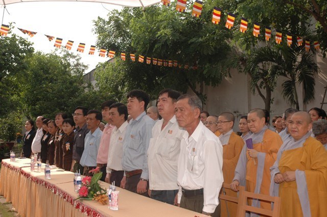 Bình Dương: Thuận An chào mừng Đại Lễ Phật Đản PL 2557