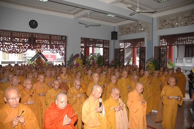 Các phái đoàn viếng tang lễ ĐLHT Thích Từ Nhơn chiều tối ngày thứ hai 27/4