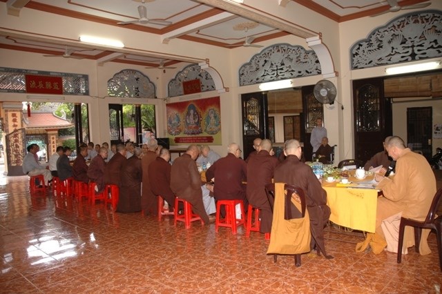 TP.HCM: BTSPG Q. Phú Nhuận họp bàn làm liên đăng mừng Phật Đản PL 2557