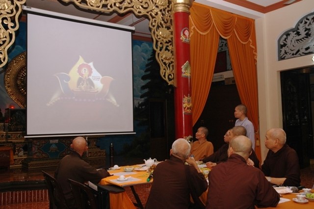 TP.HCM: BTSPG Q. Phú Nhuận họp bàn làm liên đăng mừng Phật Đản PL 2557