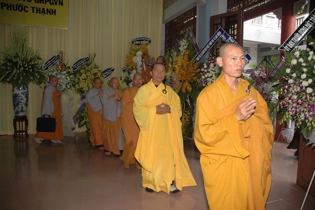 Các phái đoàn viếng tang lễ ĐLHT Thích Từ Nhơn chiều tối ngày thứ hai 27/4