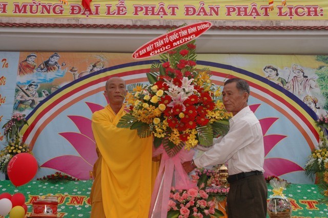 Bình Dương: Thuận An chào mừng Đại Lễ Phật Đản PL 2557