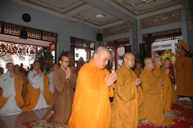 Các phái đoàn viếng tang lễ ĐLHT Thích Từ Nhơn chiều tối ngày thứ hai 27/4