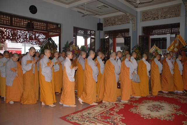 Các phái đoàn viếng tang lễ ĐLHT Thích Từ Nhơn chiều tối ngày thứ hai 27/4