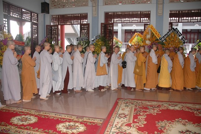 Các phái đoàn viếng tang lễ ĐLHT Thích Từ Nhơn chiều tối ngày thứ hai 27/4